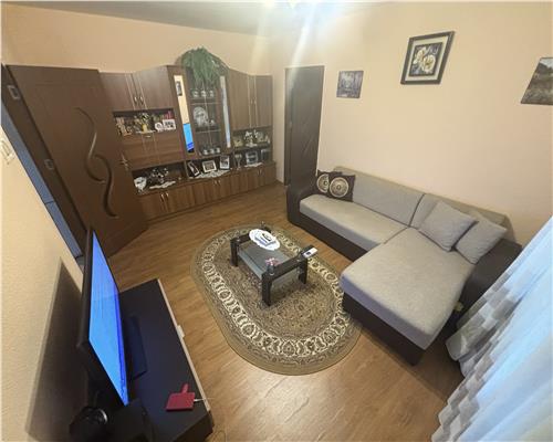 Apartament 2 camere, semidecomandat, lânga Sala Polivalenta mobilat si utilat