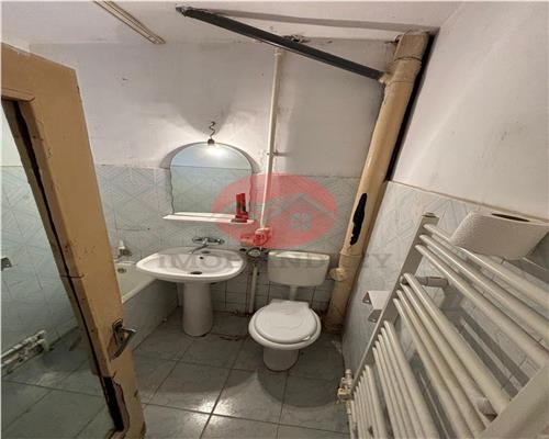 Apartament 3 camere, semidecomandat, parter, 45 mp, zona Big, I.L. Caragiale