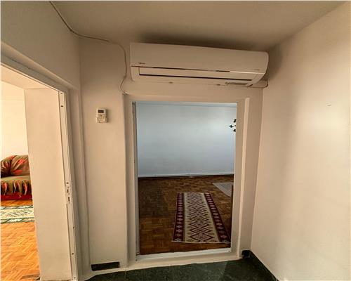 Apartament 2 camere decomandat, Str. Isaccei, vedere parc, centrala pe gaz, mobilat