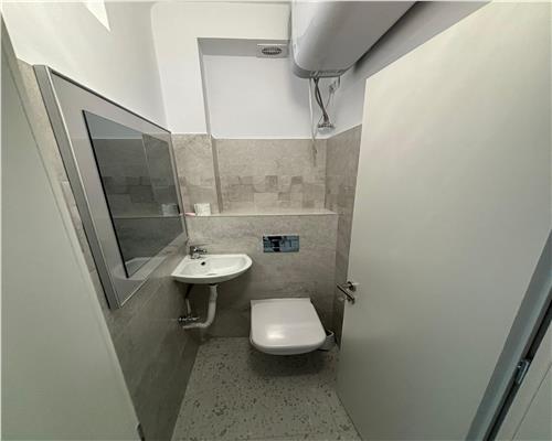 Apartament Lux cu 3 Camere de Închiriat în Centrul Orasului