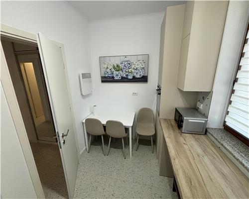 Apartament Lux cu 3 Camere de Închiriat în Centrul Orasului