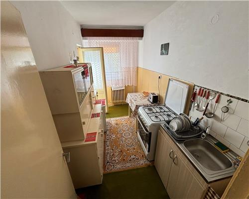 Apartament 3 Camere de Închiriat în Blocul Pelican cu Vedere la Lac