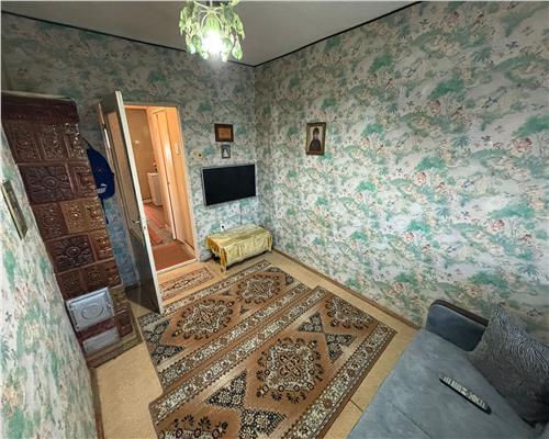 Apartament 3 Camere de Închiriat în Blocul Pelican cu Vedere la Lac