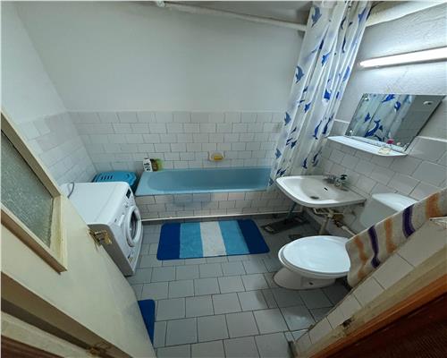 Apartament de închiriat central, str. Babadag, lânga Hotel Rex, mobilat clasic, linistit