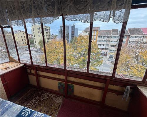 Apartament de închiriat central, str. Babadag, lânga Hotel Rex, mobilat clasic, linistit