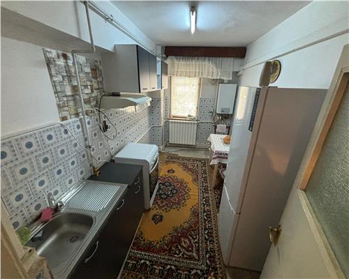 Apartament de închiriat central, str. Babadag, lânga Hotel Rex, mobilat clasic, linistit