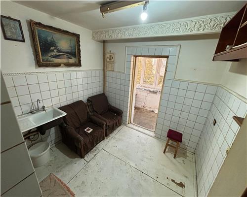 Apartament 2 camere decomandat, 55 mp, etaj 3, zona E3, langa Star 2000