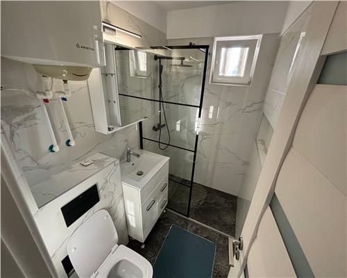 Apartament ultracentral de închiriat, 2 camere, vedere superba la faleza