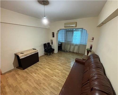 Apartament spatios de nchiriat, 3 camere, Str. Victoriei, central, lnga Pelican