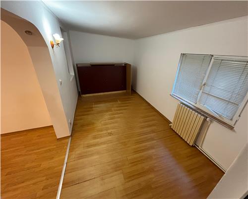 Apartament Spatios cu 3 Camere la Parter, pe Strada Miron Costin – Ideal pentru Personalizare