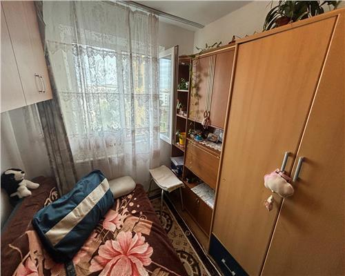 Garsoniera 11 mp, etaj 4, pe Str. Alunisului, ideala pentru investitie sau locuinta