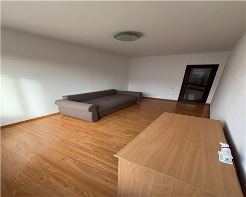 Apartament 2 camere decomandat de închiriat în E3, lânga spital, renovat