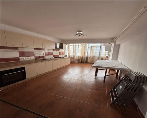 Apartament 2 camere decomandat de nchiriat n E3, lnga spital, renovat