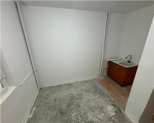 Apartament 2 camere de vânzare, decomandat, în E3, lânga Old Times Pub