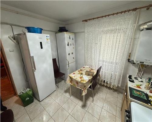 Apartament 2 camere decomandat, balcon, etaj 1 - Dallas, 67.500€ negociabil