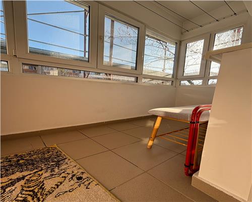 Apartament 2 camere ultracentral, 53 mp, etaj 2, bloc anvelopat, conectat la gaze