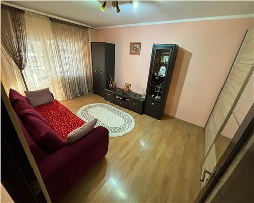 Apartament 2 camere ultracentral, 53 mp, etaj 2, bloc anvelopat, conectat la gaze