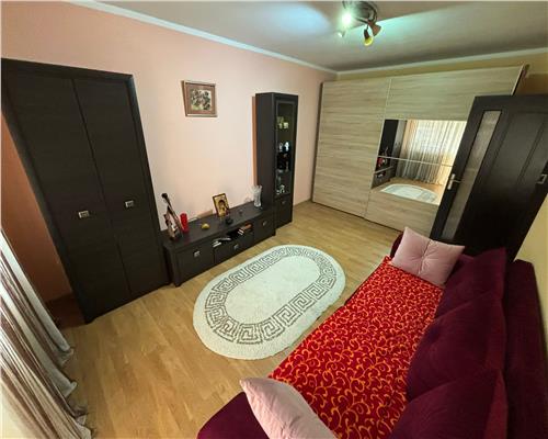 Apartament 2 camere ultracentral, 53 mp, etaj 2, bloc anvelopat, conectat la gaze