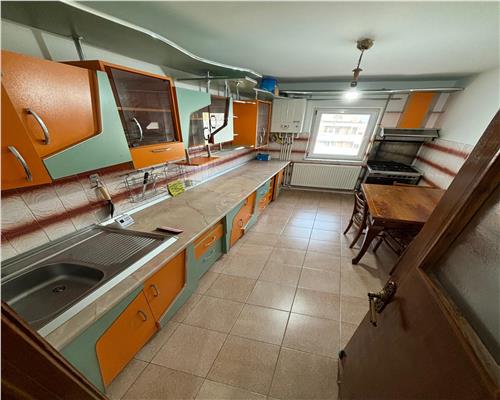 Apartament ultracentral cu 3 camere cu vedere pe strada Babadag