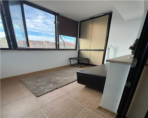 Apartament ultracentral cu 3 camere, spatios, mobilat si utilat complet