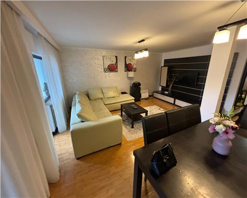 Apartament ultracentral cu 3 camere, spatios, mobilat si utilat complet