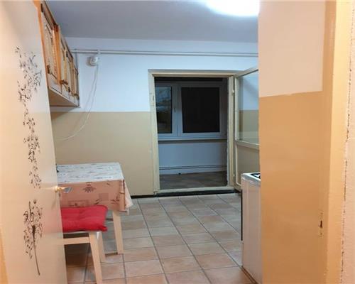 Apartament decomandat 3 camere, 68 mp, etaj 2, cartier E3, zona linistita