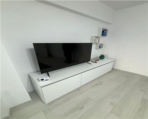 Apartament modern cu 2 camere de închiriat, zona Victoriei