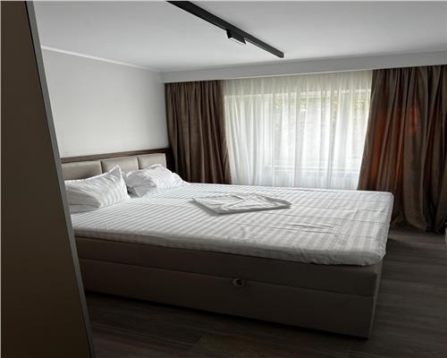 Apartament 3 camere ultracentral, totul nou, 2 bai, încalzire proprie gaz