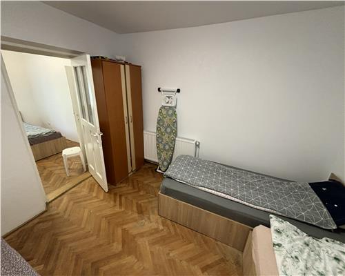 Cazare pentru Muncitori – Casa cu 3 Camere, Încalzire pe Gaz si Facilitati