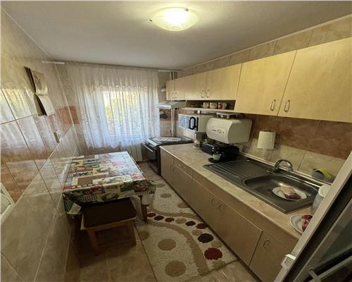 Apartament 2 camere mobilat, 45 mp, etaj 3, strada Miron Costin, gata de mutat