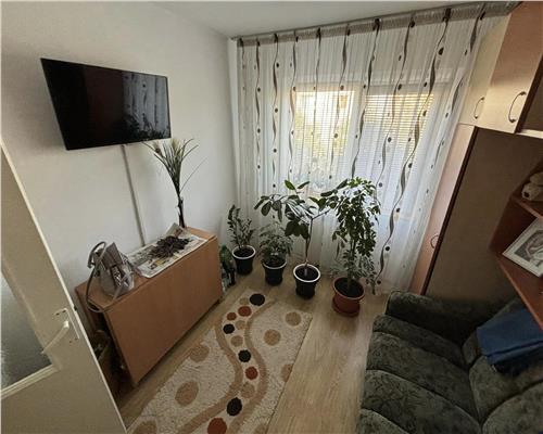 Apartament 2 camere mobilat, 45 mp, etaj 3, strada Miron Costin, gata de mutat