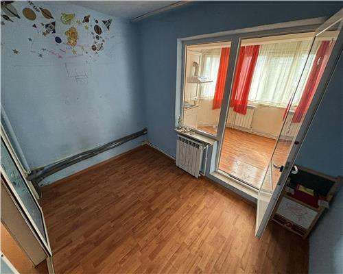 Apartament 3 camere decomandat, 63,6 mp, strada 1848, vizavi de Spitalul Judetean