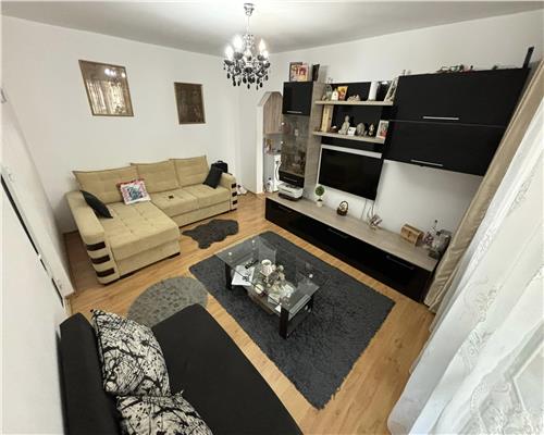 Apartament cu 2 camere si gradina privata de vanzare n cartierul Vest  renovat, cu centrala pe gaz, ideal pentru familii si cupluri