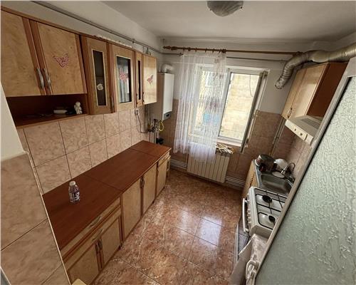 Apartament cu 3 camere în zona Neptun – spatios, renovat, cu centrala pe gaz