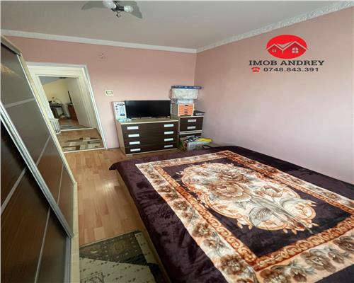 Apartament cu 4 camere de vanzare pe Strada Alunisului – Gata de mutare, mobilat si utilat complet, cu acoperis izolat si centrala proprie