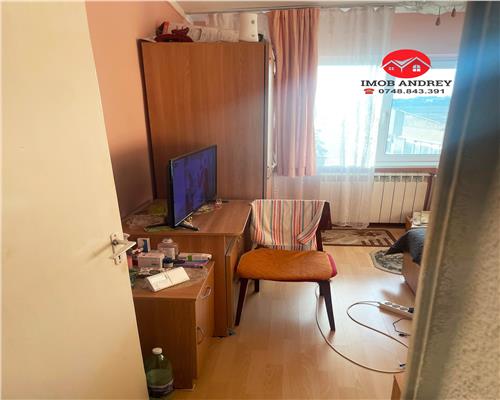 Apartament cu 4 camere de vanzare pe Strada Alunisului – Gata de mutare, mobilat si utilat complet, cu acoperis izolat si centrala proprie