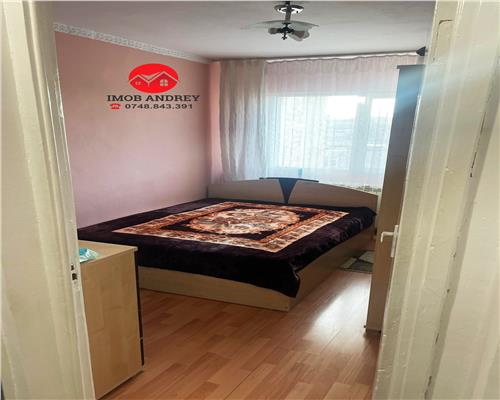 Apartament cu 4 camere de vanzare pe Strada Alunisului – Gata de mutare, mobilat si utilat complet, cu acoperis izolat si centrala proprie