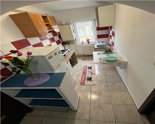 Apartament cu 3 Camere de Închiriat pe Strada Alunisului – Ideal pentru Familie, cu Confort si Acces Rapid la Facilitati