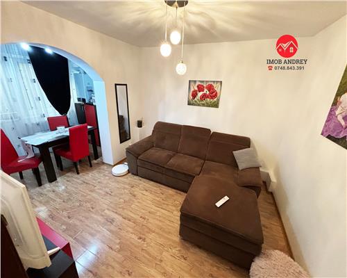 Apartament Spatios cu 4 Camere, 3 Balcoane si 2 Bai de Vanzare în Cartierul C5 – 100 mp, Complet Mobilat si Utilat, Ideal pentru Familii