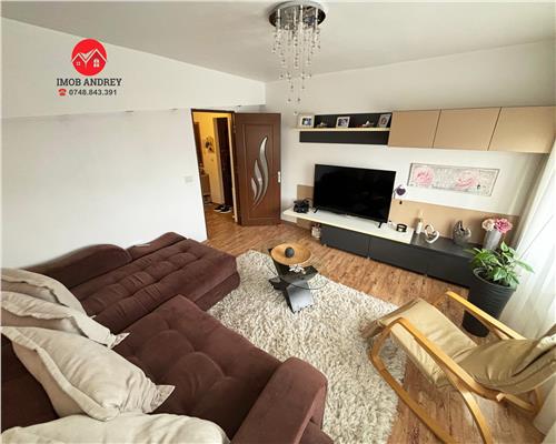 Apartament Spatios cu 4 Camere, 3 Balcoane si 2 Bai de Vanzare în Cartierul C5 – 100 mp, Complet Mobilat si Utilat, Ideal pentru Familii