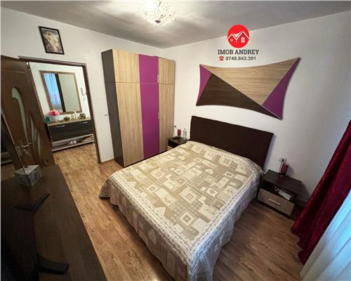 Apartament Spatios cu 4 Camere, 3 Balcoane si 2 Bai de Vanzare în Cartierul C5 – 100 mp, Complet Mobilat si Utilat, Ideal pentru Familii