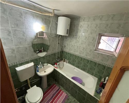 Apartament 3 Camere de Vanzare pe Strada Babadag, Langa Hotel City – Locatie Centrala