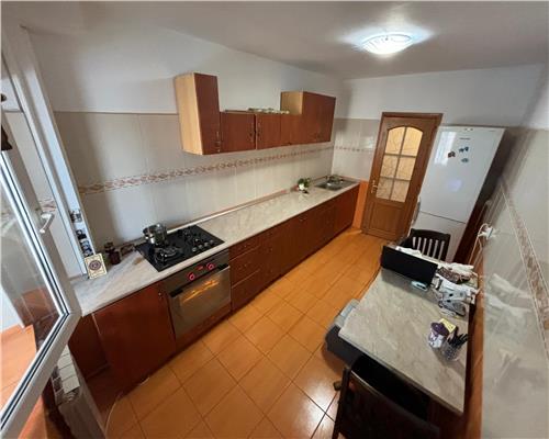 Apartament 3 Camere de Vanzare pe Strada Babadag, Langa Hotel City – Locatie Centrala