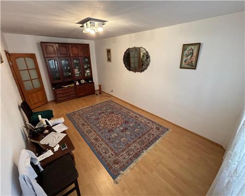 Apartament 3 Camere de Vanzare pe Strada Babadag, Langa Hotel City – Locatie Centrala