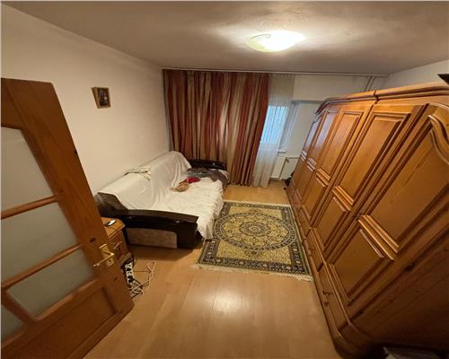 Apartament 3 Camere de Vanzare pe Strada Babadag, Langa Hotel City – Locatie Centrala