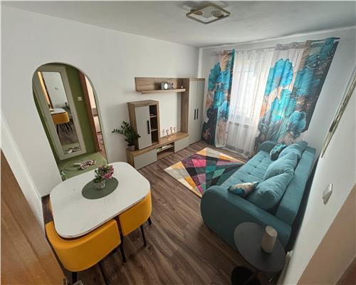 Apartament cu 3 Camere Renovat, 44 mp  Zona Vest, Linistita si Accesibila