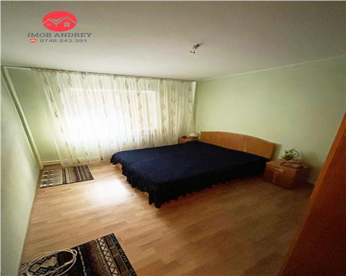 Apartament de închiriat – 2 camere, balcon generos, complet mobilat, zona de Vest